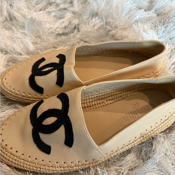 Chanel Raffia Espadrilles - Picture 2 of 4